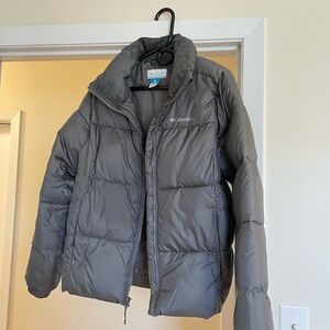 Columbia down alternative jacket size Medium. Like New!